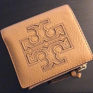 Tory burch wallet